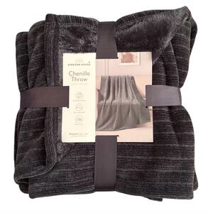 Kirkton House Gray Chenille Throw Blanket 50” x 70” NEW
